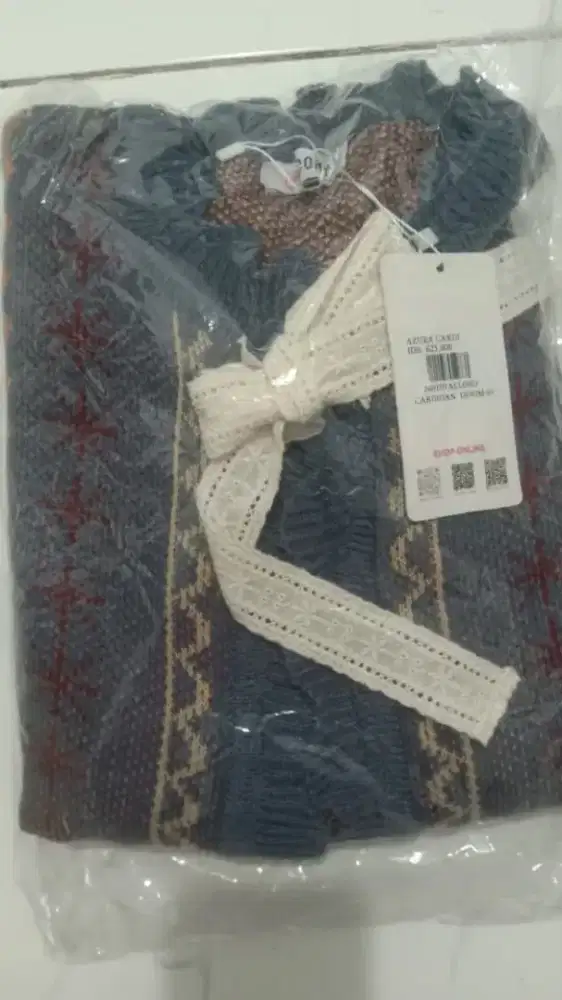 Sweater Azura Baru