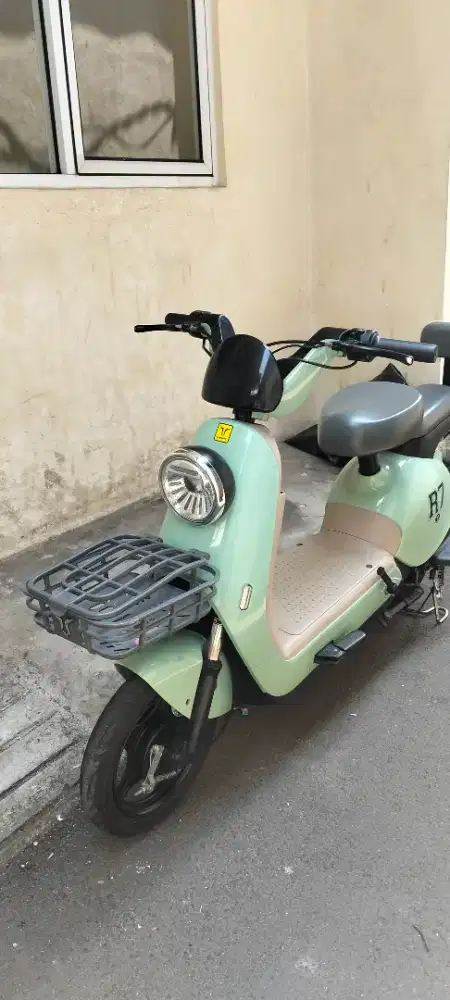 Sepeda listrik uwinfly R7