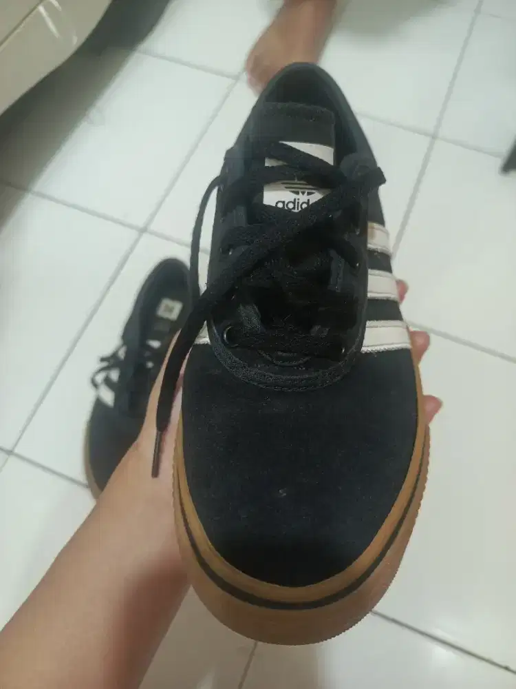 Preloved skate shoes Adidas adi-ease