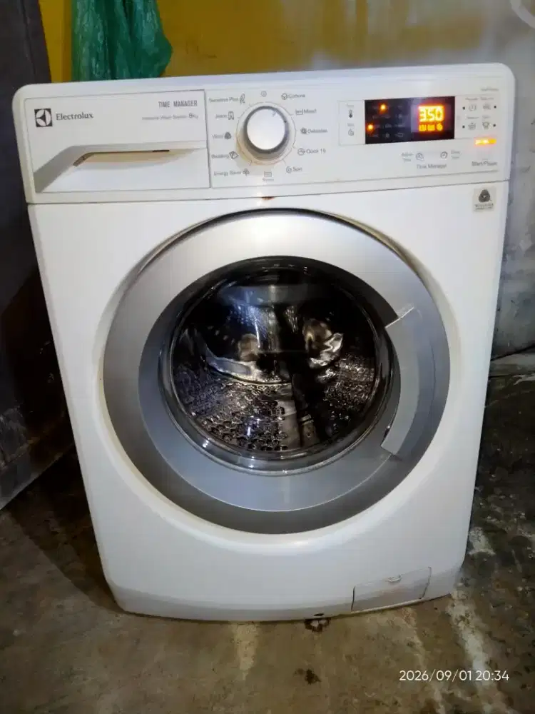 Mesin cuci Electrolux front loading