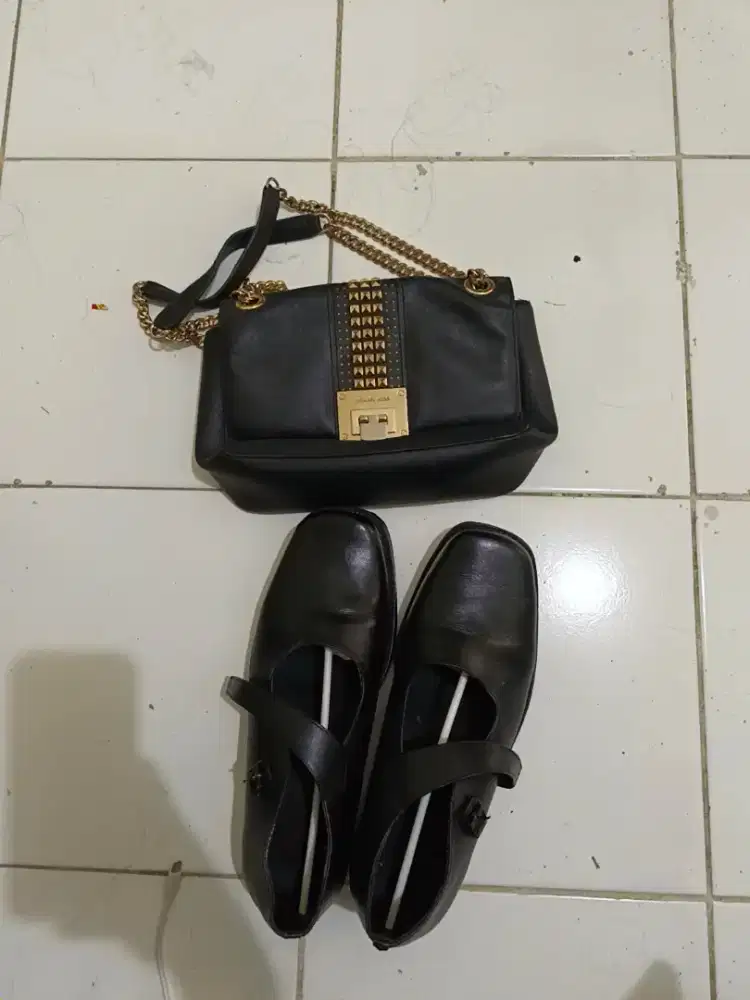 SEPATU PANTOFEL & SLING BAG Michael kors