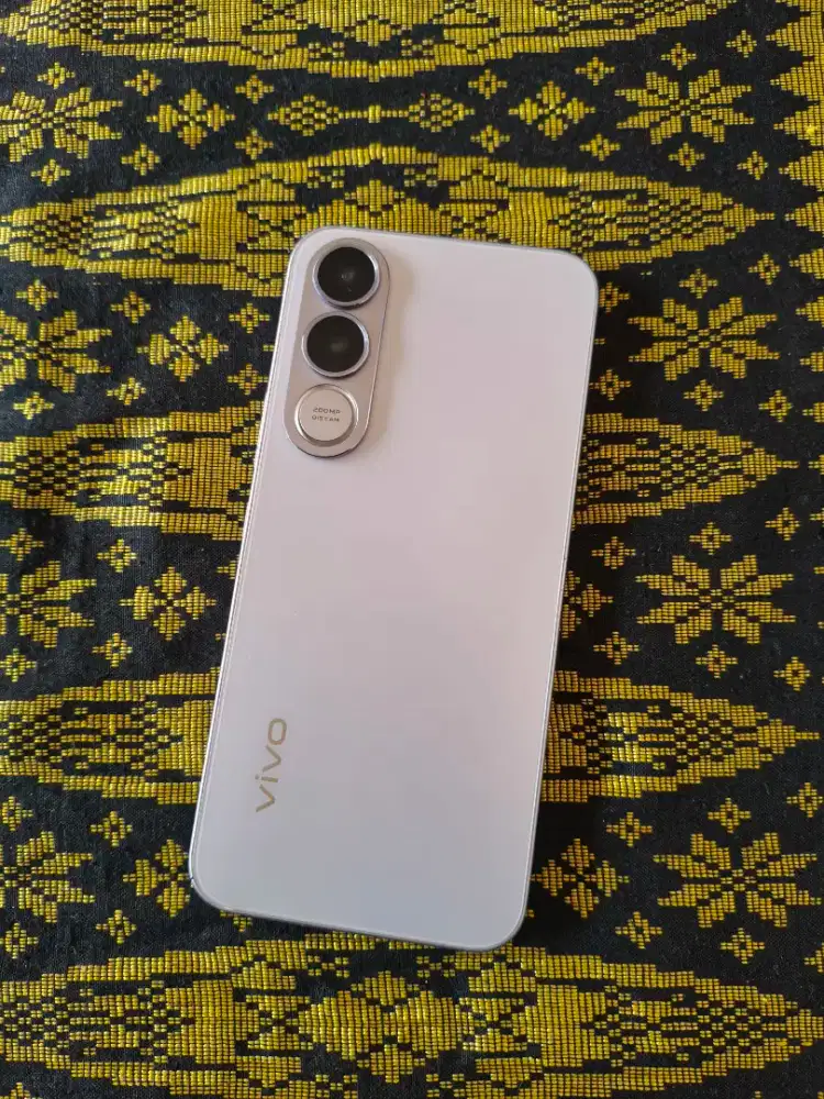 Vivi v70 FE 5G Ram 8/256 ( HP dan cas) nominus lecet pemakaian