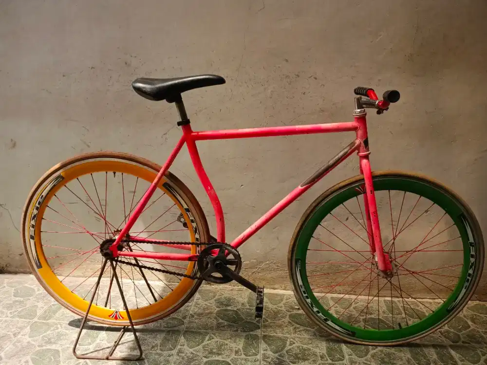Fixie doltrap. Siap goes. Ttambah speda bisa jg