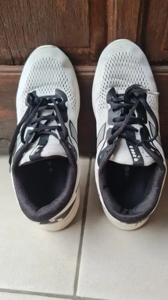 Sepatu Ket Diadora Siap Pakai