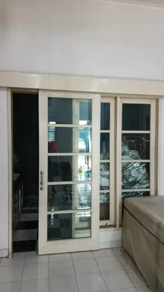 Kusen pintu geser + jendela bekas