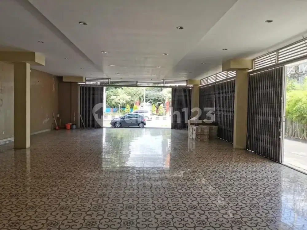 Ruko Super Strategis, Jalan Utama Imam Bonjol