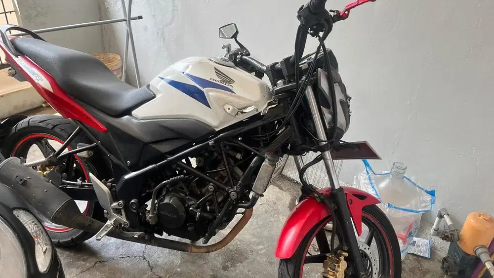 CB150R Tahun 2014 Streetfire
