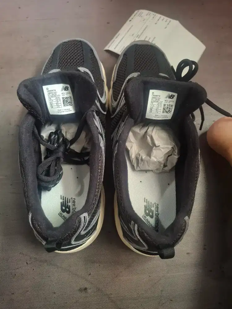 Sepatu running new balance 530