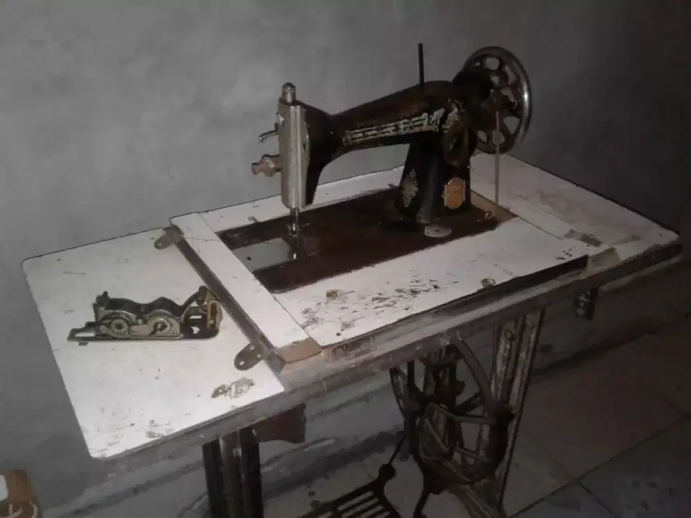 Dijual mesin jahit LINDA masih normal jual apa adanya nego