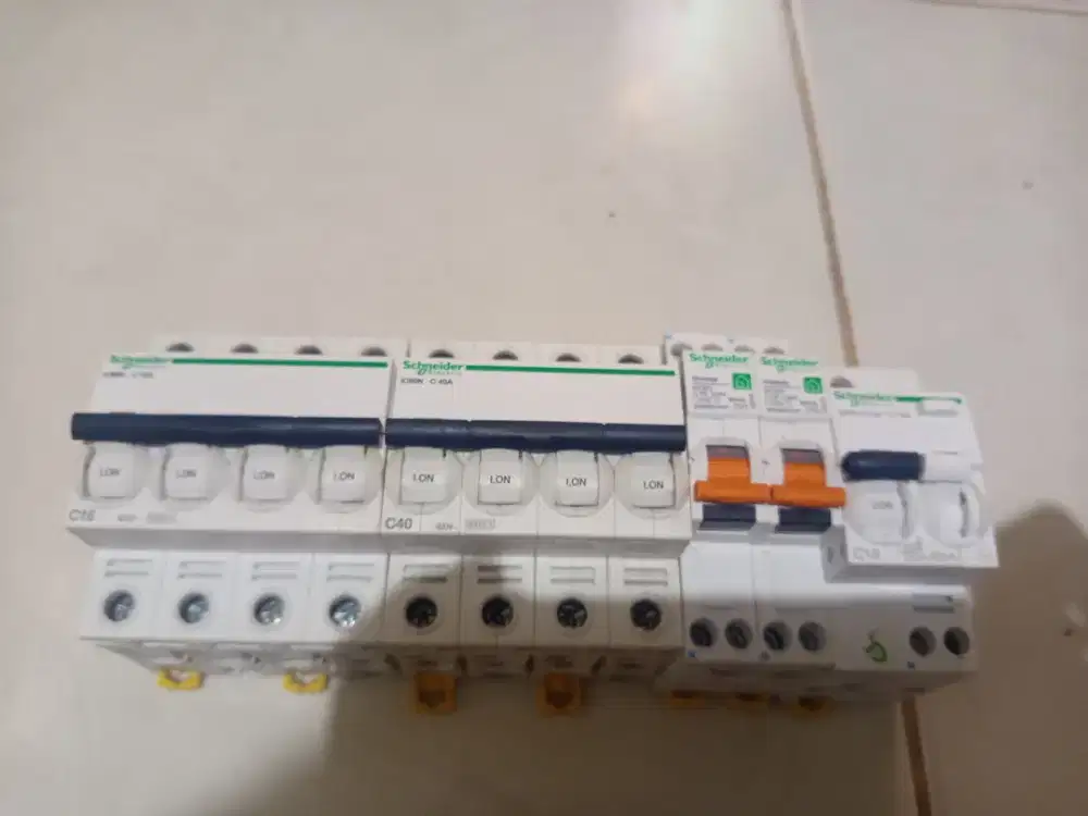 MCB 4 pole dan rcbo dan vigi
