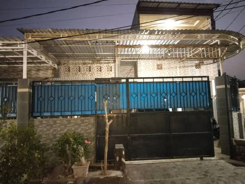 DIJUAL/DIKONTRAKKAN: Rumah 2 Lantai Posisi Hook