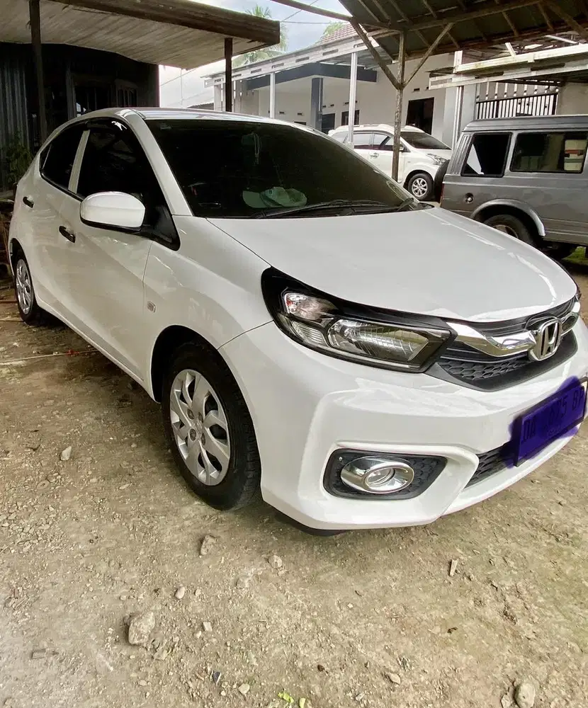 Honda New Brio tahun 2022 (putih)