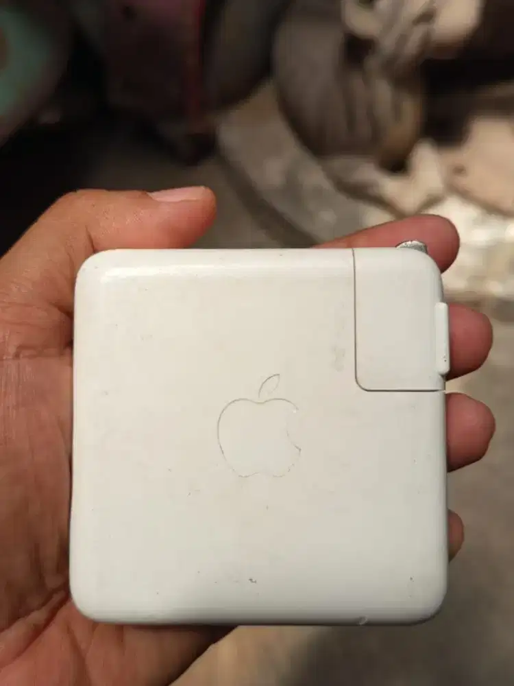 Adaptor Charger MacBook Pro 61W Original A1718