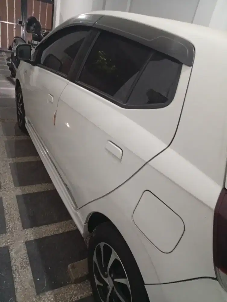 Daihatsu New Ayla 1.2 R Manual white edition