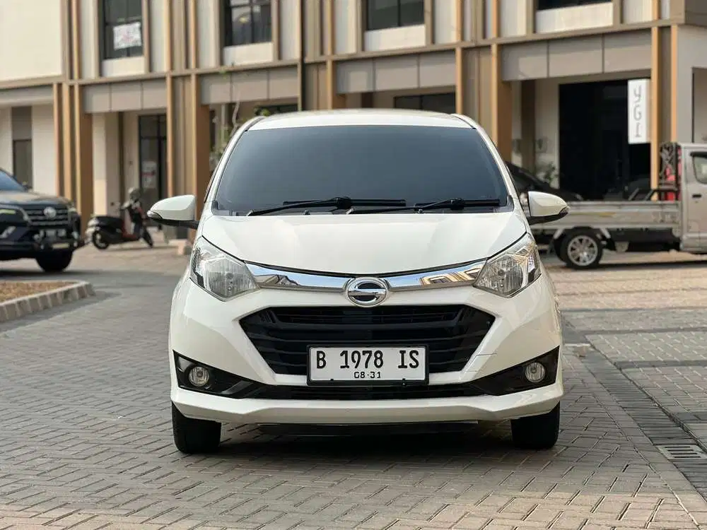 DAIHATSU SIGRA 1.2 R BENSIN AT 2016 - MULUS & TERAWAT