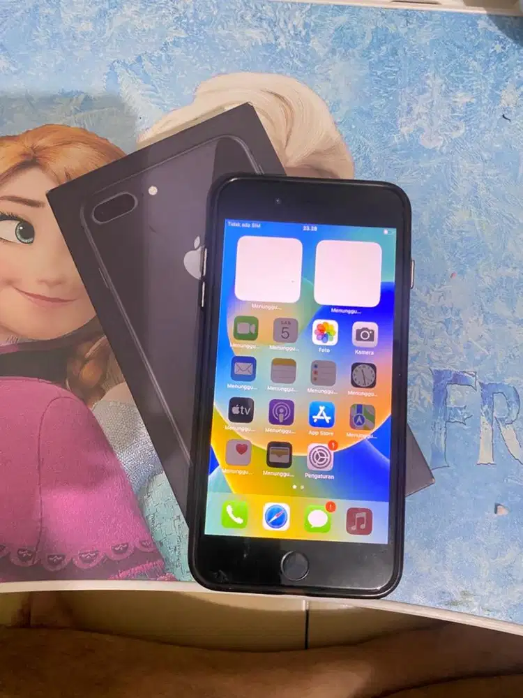 Iphone 8 plus 64gb semua kartu lancar fungsi gak ada minus