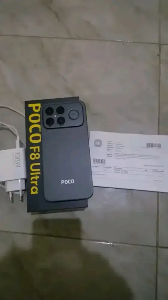 Dijual ponsel poco F8