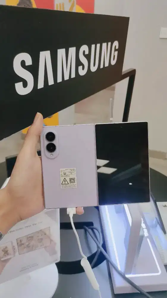 Samsung Galaxy Z Fold8 | HP Foldable | Bisa Cicilan Home Credit |