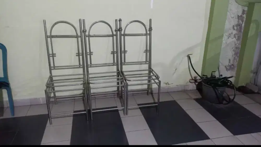 Borongan Kursi Makan Stainless Steel Total Ada 5 Kursi