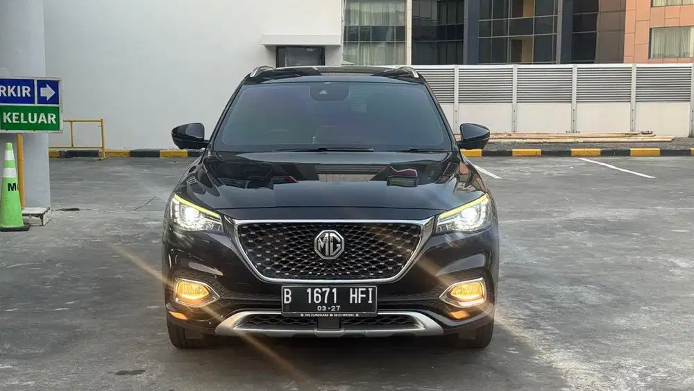MG HS i-Smart 1.5 Turbo 2021 AT Hitam