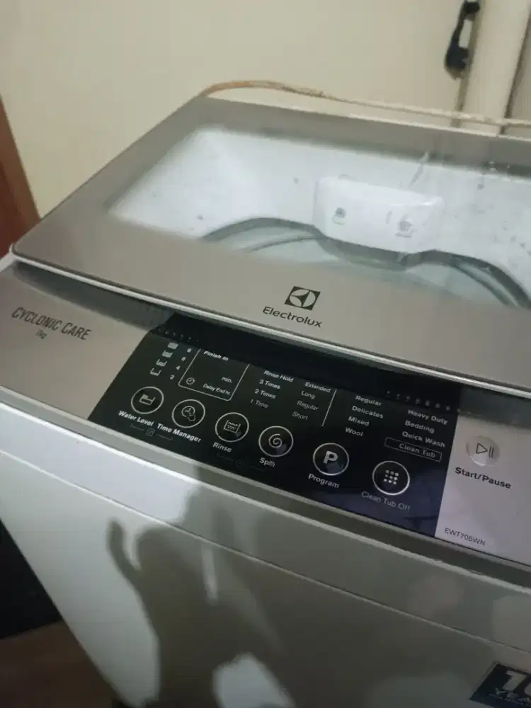DIJUAL MESIN CUCI ELECTROLUX CYLONIC CARE 7KG (masih mulus)