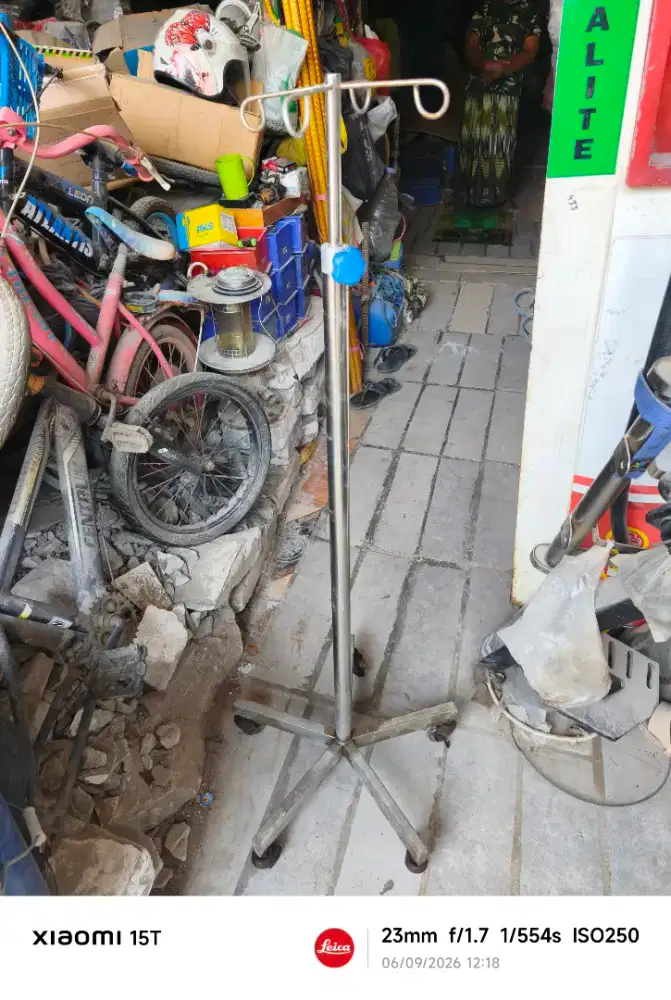 TIANG INFUS STAINLESS KAKI 5 BEKAS SEKEN