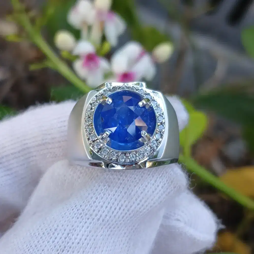 Natural Blue Sapphire Srilanka 3.10 Crt