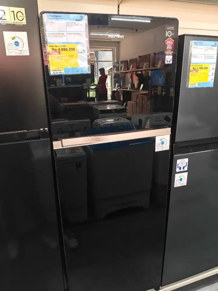 KULKAS POLYTRON
