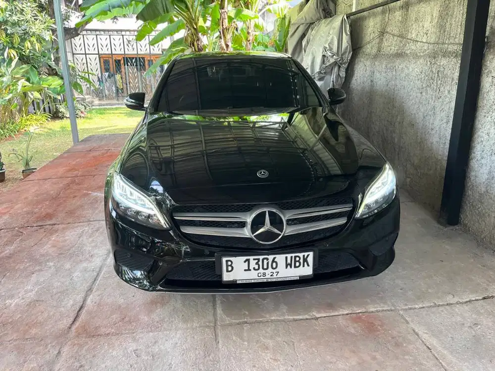 [LOW KM] MERCEDES-BENZ C200 2019 | BLACK ON BLACK | TERAWAT PEMILIK
