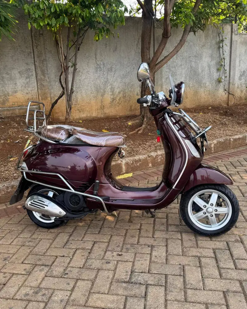 JUAL MURAH VESPA LXV 150 3V 2013 MULUS