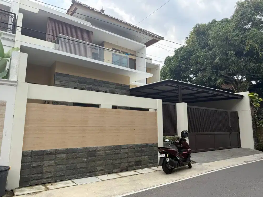 Rumah Mewah @ Lantai Dekat Ke Gerbang Toll Ngemplak
