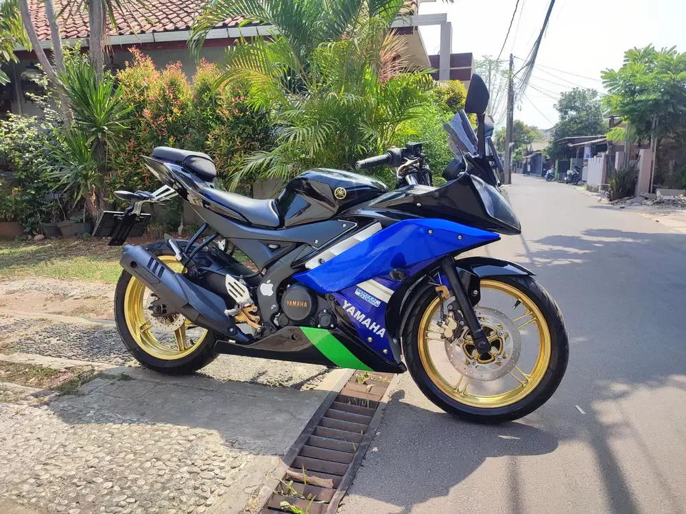 YAMAHA R15 V2 TAHUN 2014 MURMER