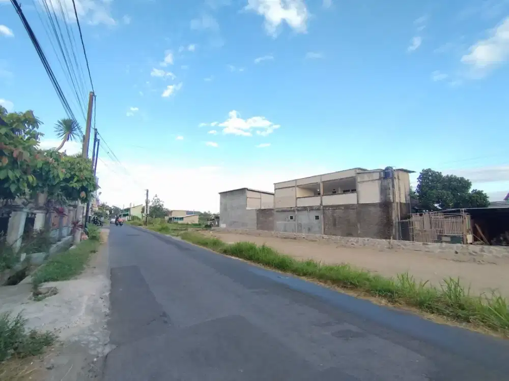 Dijual Tanah Kavling 2 Menit Stadion Maguwoharjo, Pinggir Jalan Aspal 6 Meter, Bisa Tempo!