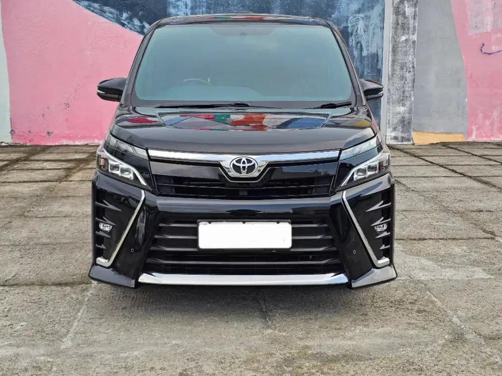 Toyota Voxy 2019 Hitam