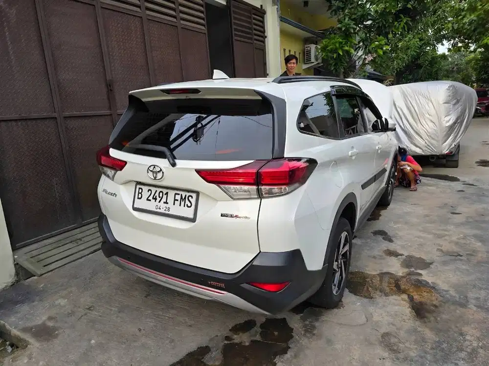 Toyota Rush TRD Sportivo Matic AT Tahun 2018 Putih , 2020