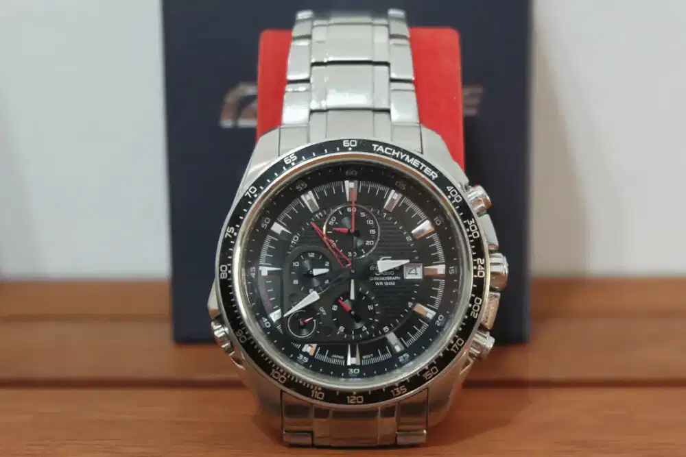 Ada 2 jam cowo Original dan Fullset Casio dan Fossil harga masing2