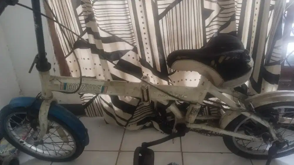 Sepeda lipat bekas