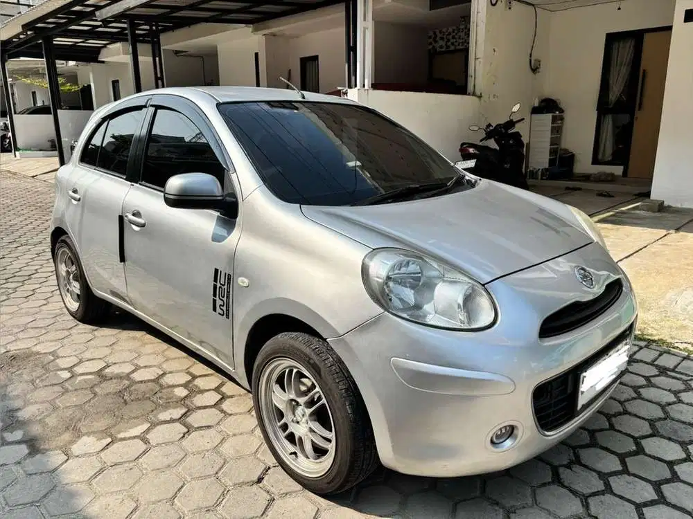 Nissan March 2011 Bensin