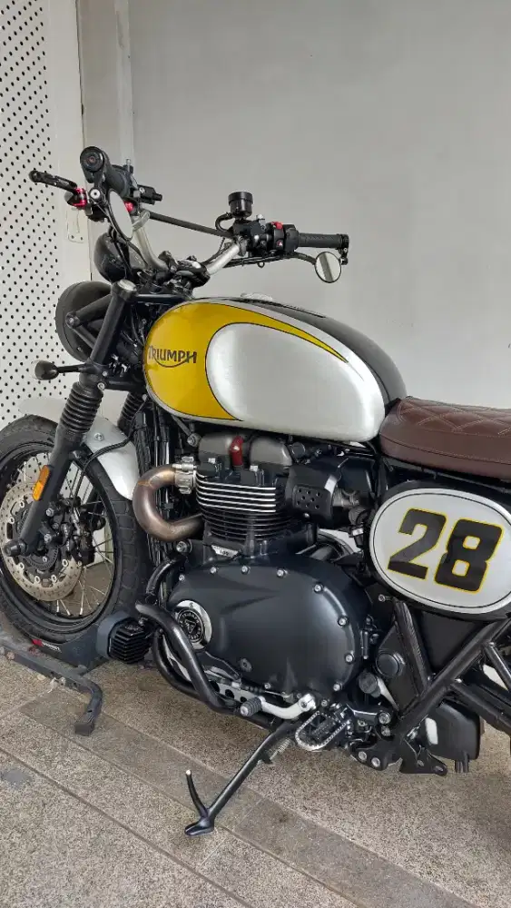Triumph Street Twin 900