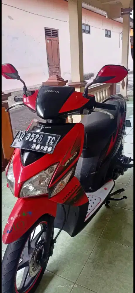 Vario 110 merah hitam