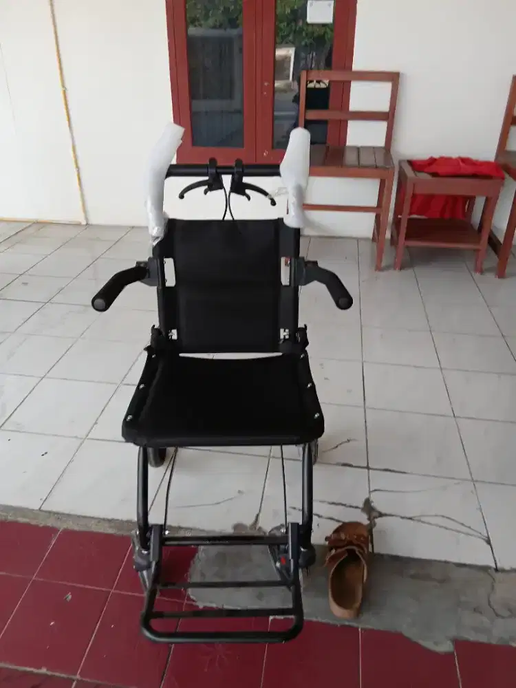 Kursi Roda merk Gea