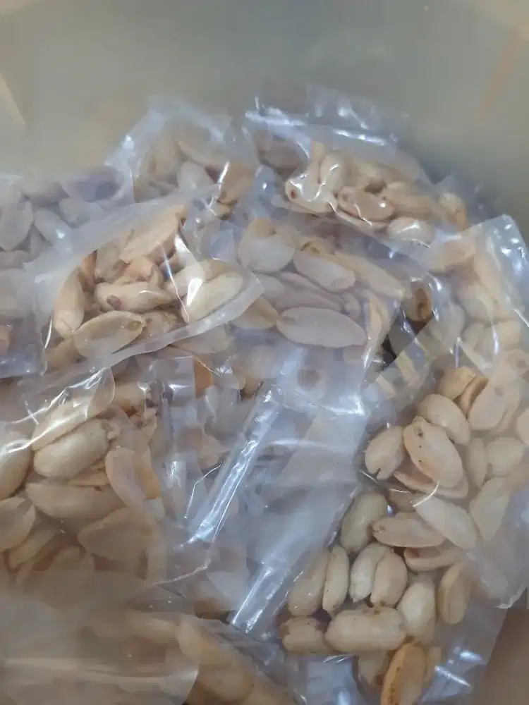 Packing snack / bungkusin makanan ringan