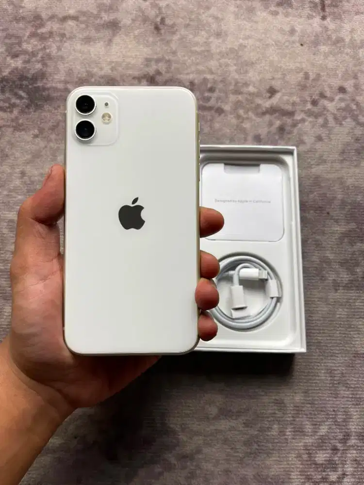 iPhone 11 128GB Warna White All Operator