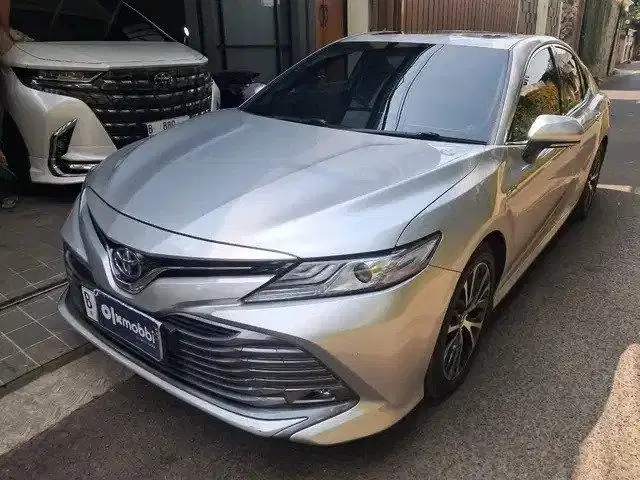 DP RENDAH - Toyota Camry 2.5 Hybrid-AT 2019