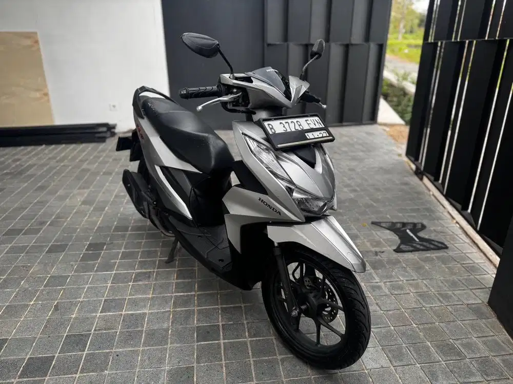 Honda Beat Deluxe ISS 2022 Plat B Depok Pajak Hidup