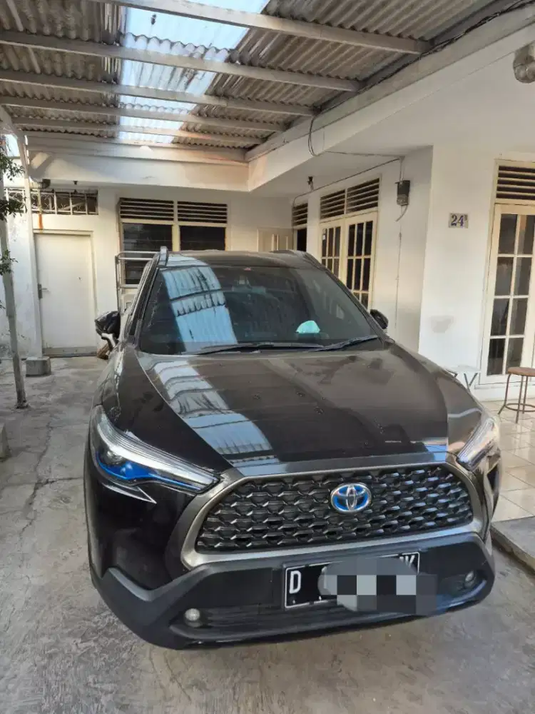 TOYOTA COROLLA CROSS HYBRID