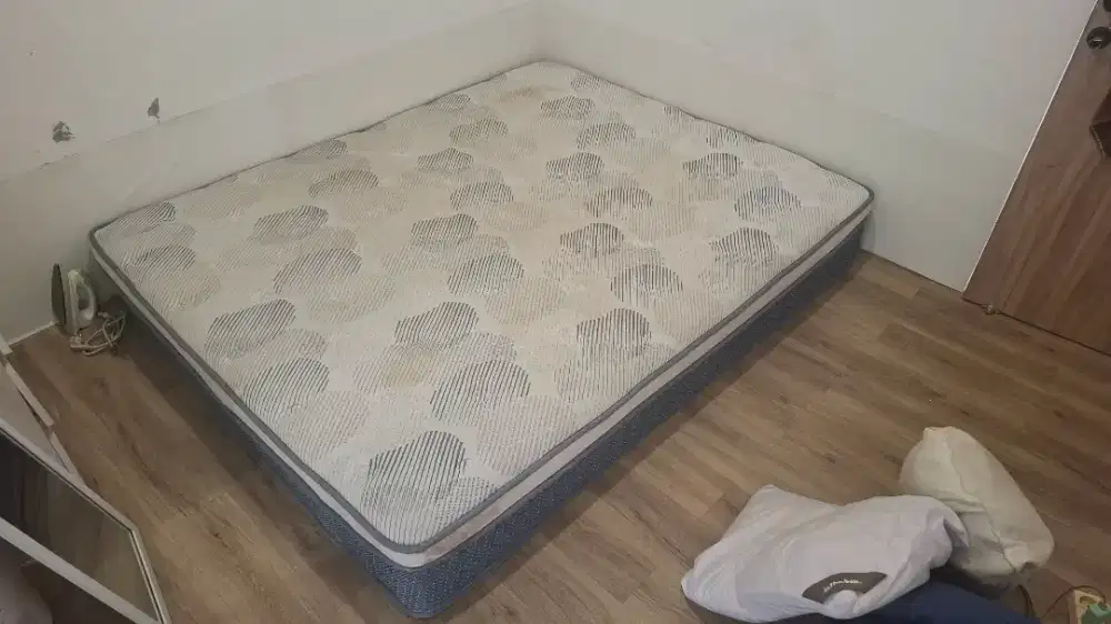 Kasur queen 160x200 in the box