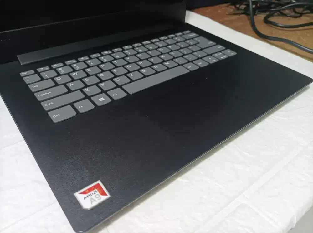 Jual laptop Lenovo V145 kak 
Spek AMD A9, RAM 4GB, HDD 1TB.