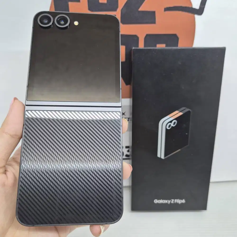 Samsung Galaxy Z Flip 6 12/256GB Exclusive Crafted Black No Minus Ex I