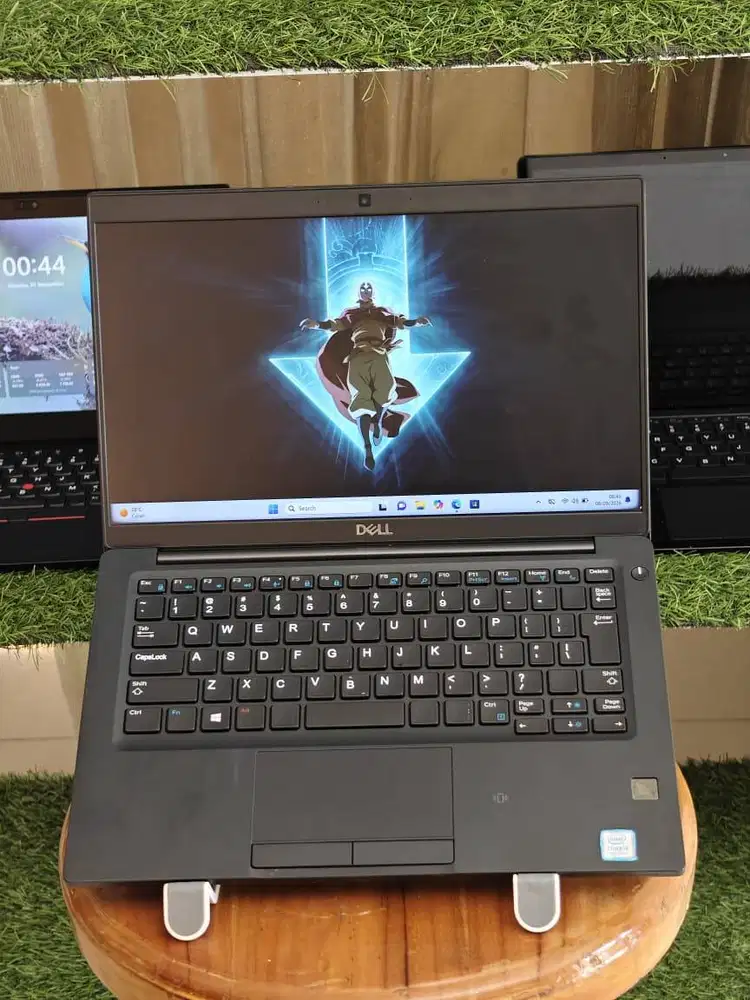 Laptop i5 Gen 8 RAM 8GB SSD 256GB Layar 13.3 Inch FHD